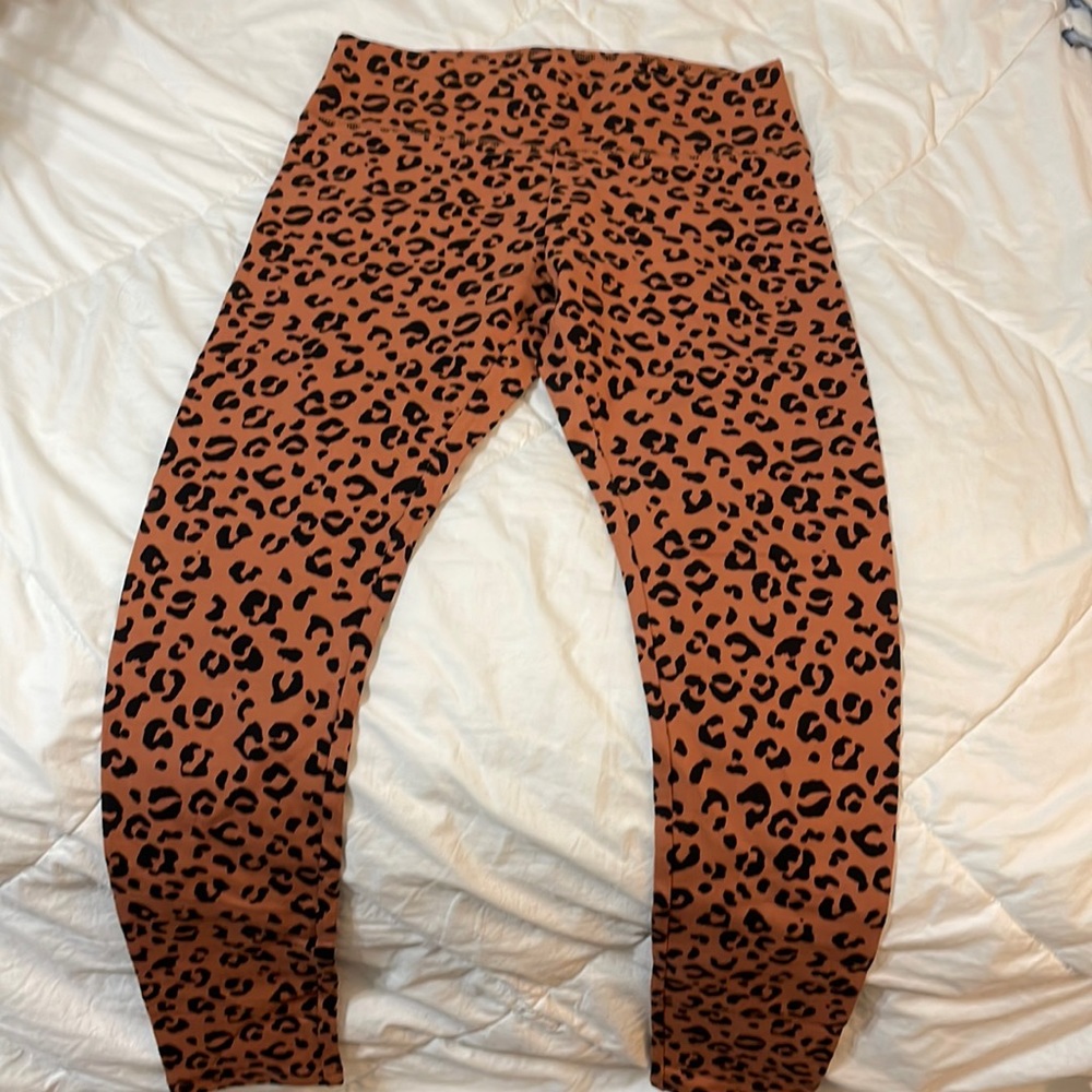 Leopard print leggings